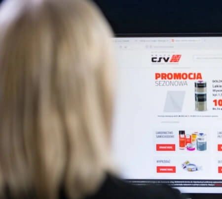 produktów  dostępnych w sklepie internetowym dostępnych całą dobę.